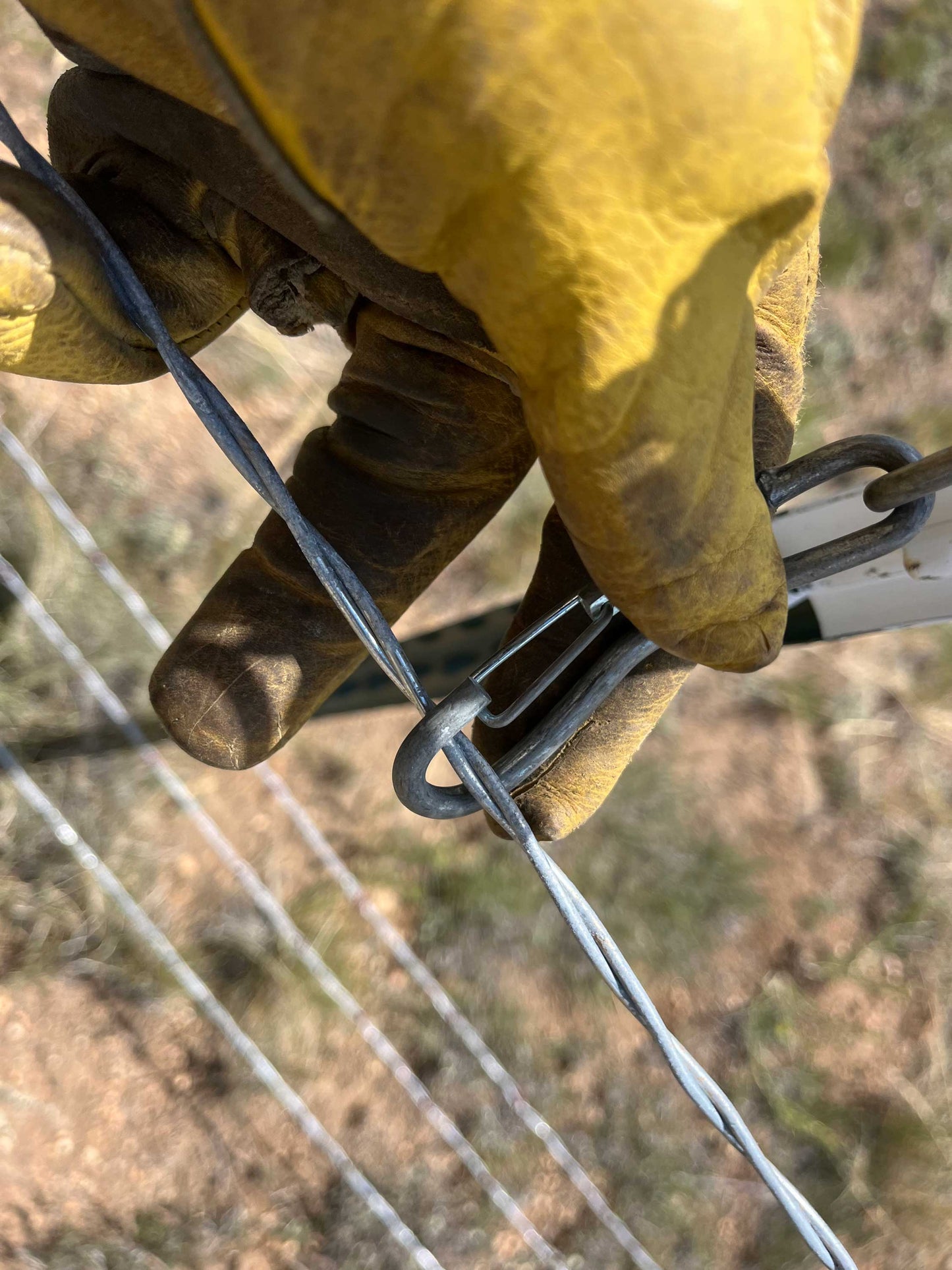 Fence Wire Alignment Bracket - 24 Pack