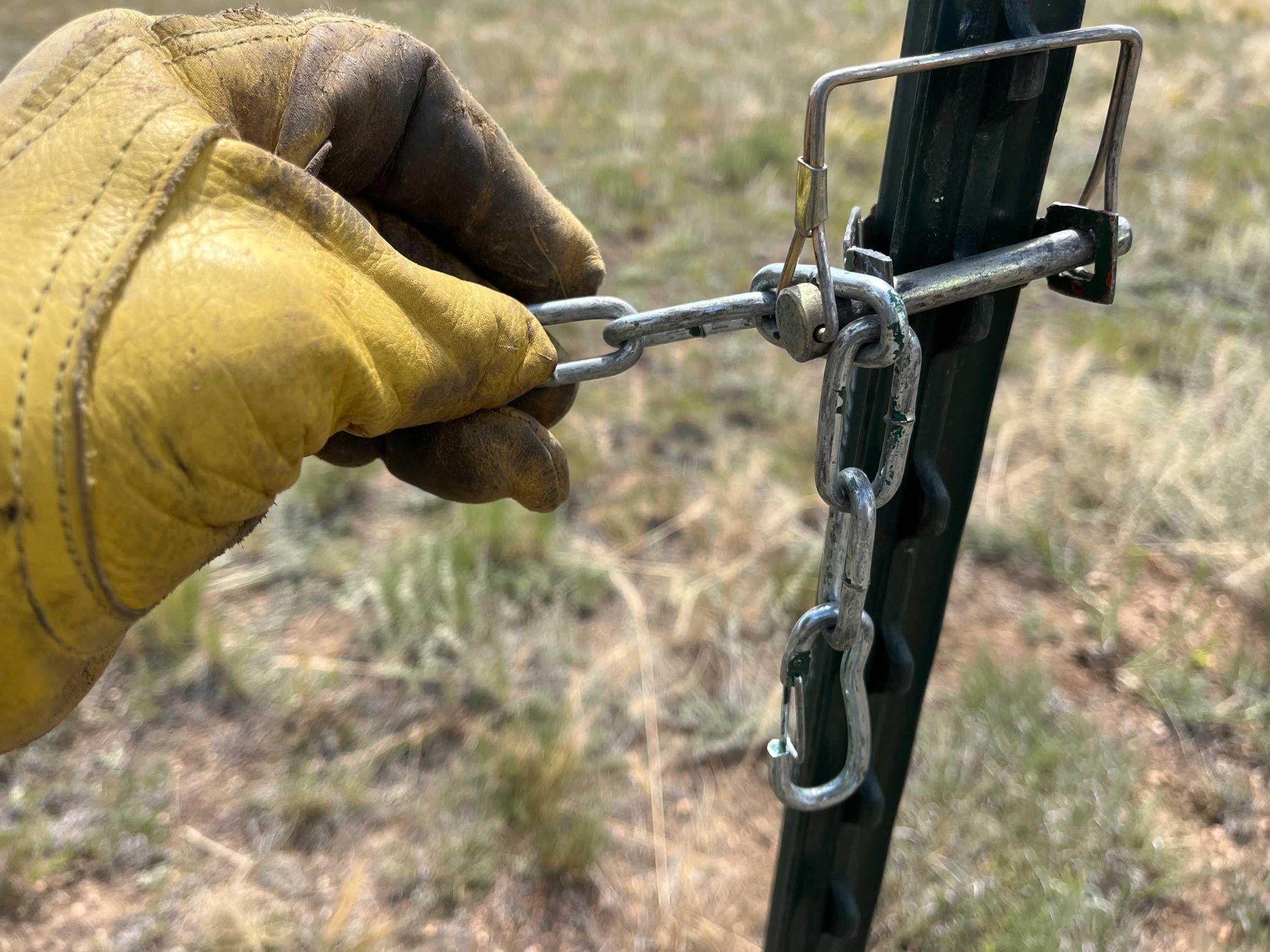 Wire Alignment Brackets (24-Pack) | T-Post Fence Tensioner
